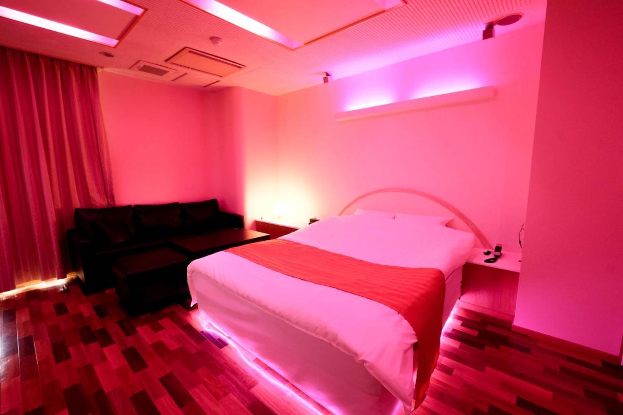 Bay Hill Club Higashi Kokura (Adults Only) Hotel Kitakyushu Buitenkant foto